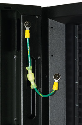 Rack 42U, APC AR3100 19 poleg. (199cm x 60cm x 107cm)